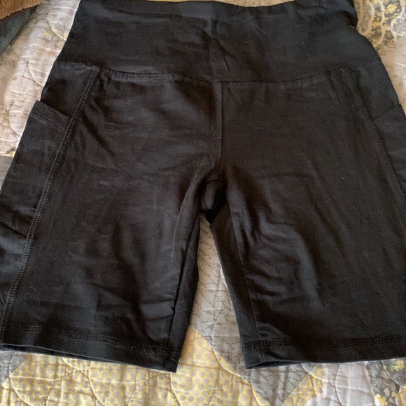 NWOT Bebe shorts - Picture 3 of 9